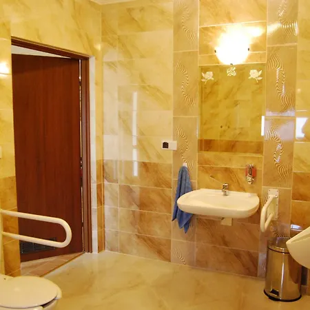 Noclegi Kochlice Motel