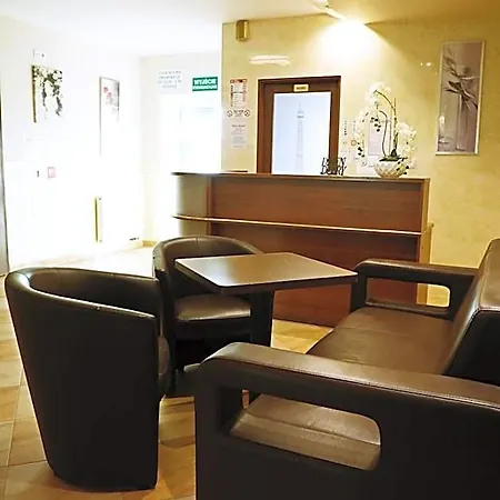 Motel Noclegi Kochlice *
